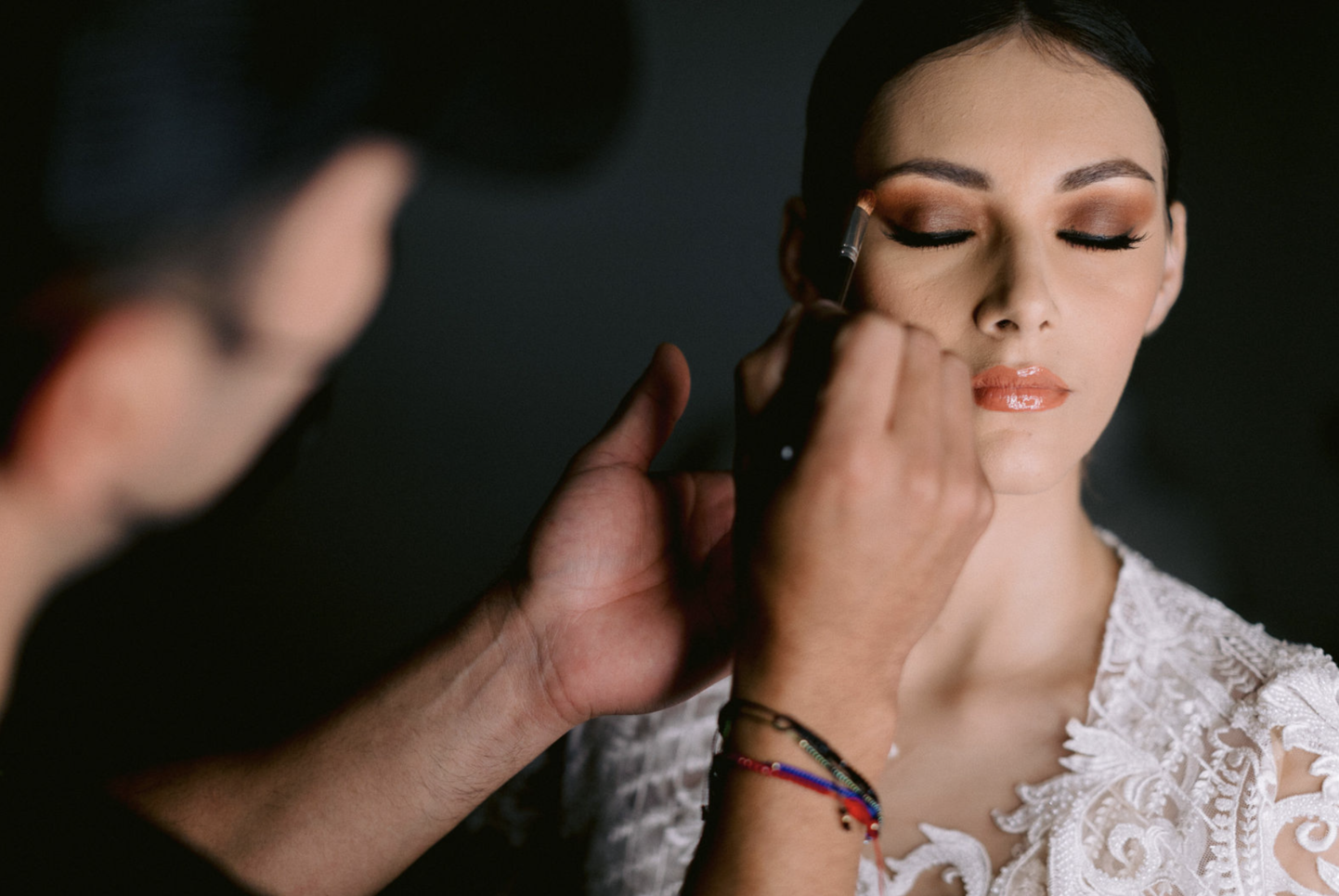 Cómo preparar tu piel antes del maquillaje de boda - The Wedding Baord